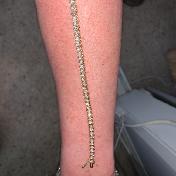 Diamond tennis bracelet - Picture 2 of 4